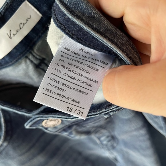 KanCan Size 15/31 Mid Rise - Tulip Hem - Picture 3 of 3